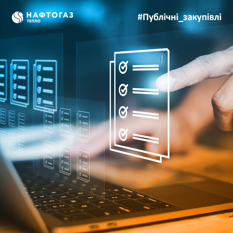 Family,Wearing,Colorful,Pair,Of,Knitted,Wool,Socks,Warming,Cold